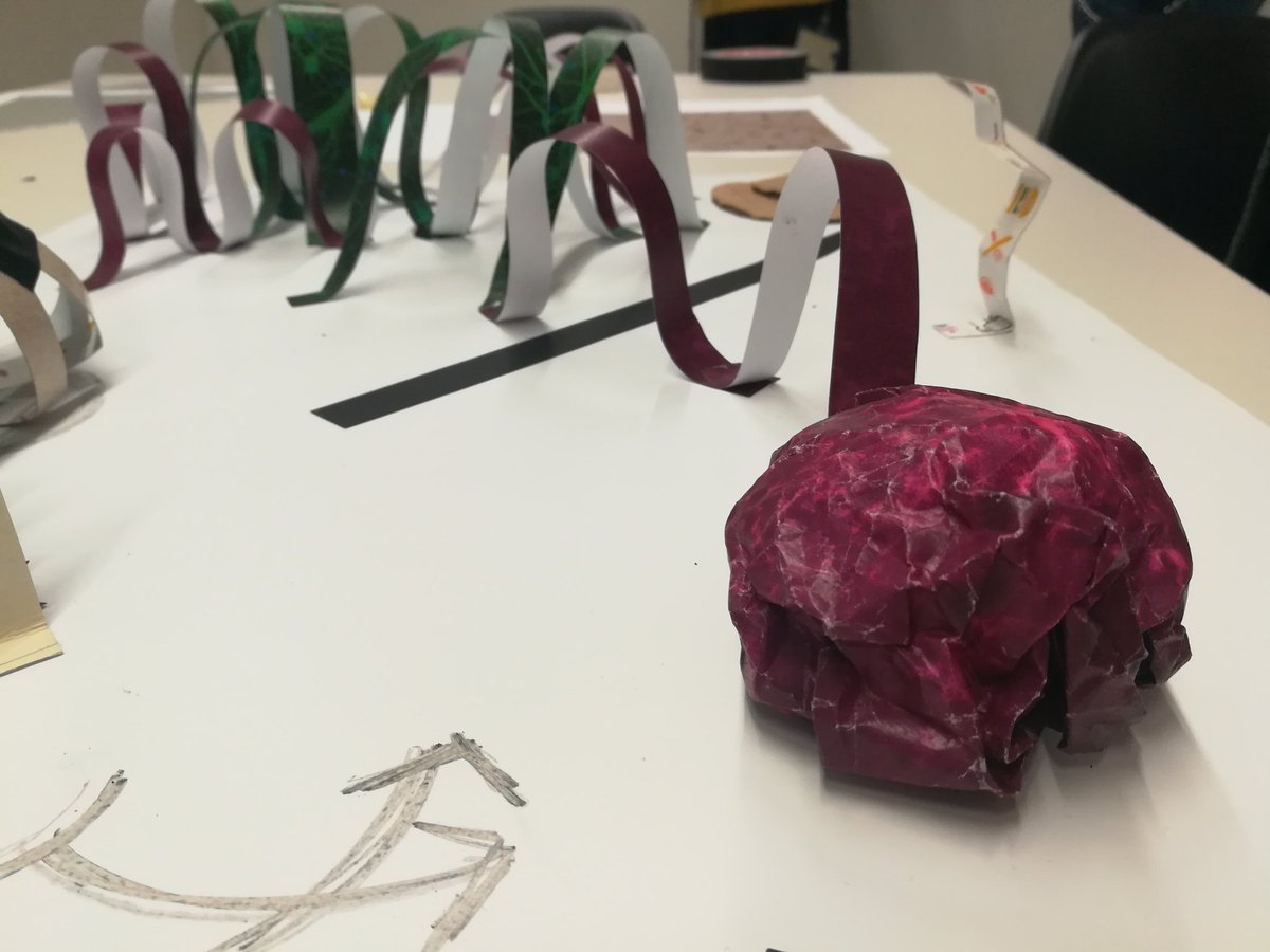 Treballant els vincles #articiencia amb <a href="/EscolaGayarre/">Escola Gayarre</a> i <a href="/DimasFabregas/">Dimas Fàbregas Gomis</a> Gràcies a la <a href="/FundacioBofill/">Fundació Bofill</a> i <a href="/fundaciomiro/">Fundació Joan Miró, Barcelona</a> per fer possible la sessió d'avui! #eduscience