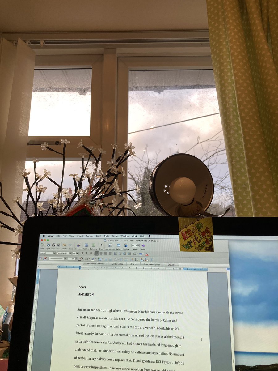wurdsmyth's tweet photo. Making a note of good things for 2022:

20th Jan - Amazing January sky out of the tiny office’s window as I write. Luminescent pink and dove grey. As if each cloud had been dipped in an iridescent soap bubble. A little bit of magic when I needed it most…

#GoodThings2022 https://t.co/JcIXrCQJIe