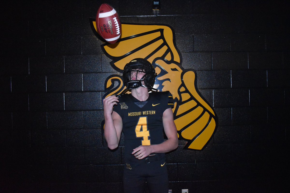 jleader03's tweet photo. Proud to announce I am officially committed to Missouri Western❕💛🖤 #COMMITTED #TOOSW22T https://t.co/G4ZzOk4poR