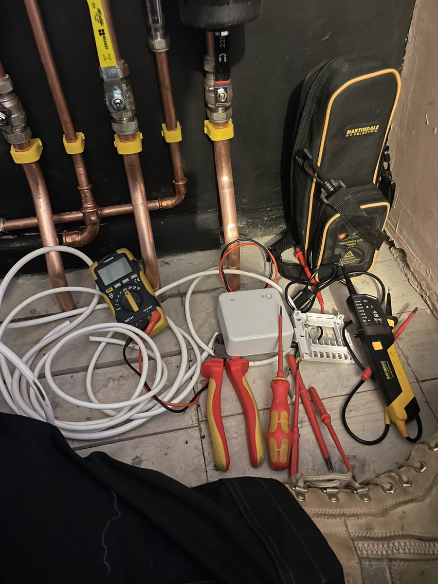 @AndrewGoldson Goldiefather tweet media