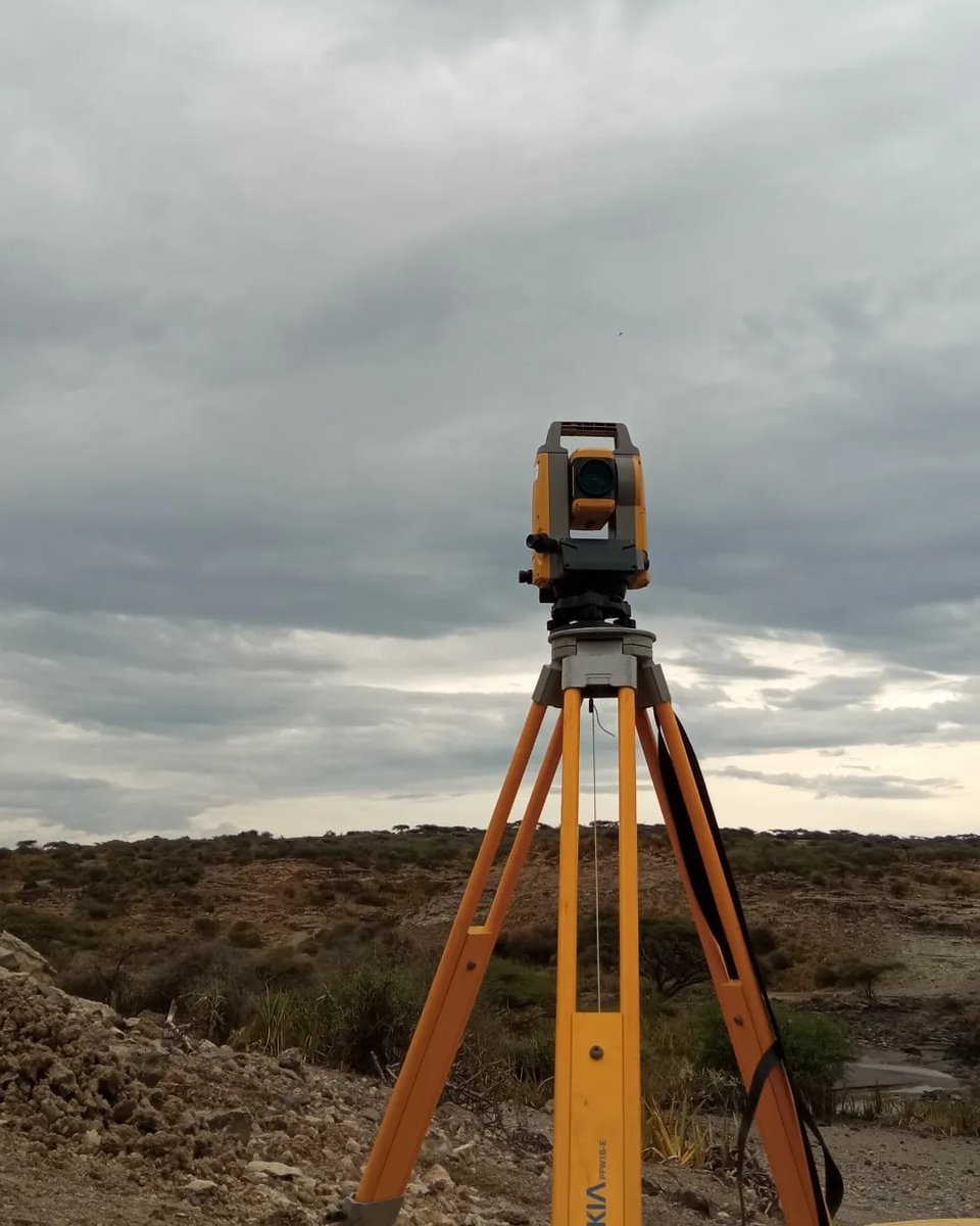 IDEAolduvai's tweet photo. We keep working! 💪🇹🇿⛏️

¡Seguimos trabajando! 💪🇹🇿⛏️
.
.
.
#OlduvaiGorge #Tanzania
#Archaeology #Africa #IDEAOlduvai #TOPPPteam #HumanEvolution #Fieldwork #OlduvaiGorgeMuseum https://t.co/koki8TaJ0E