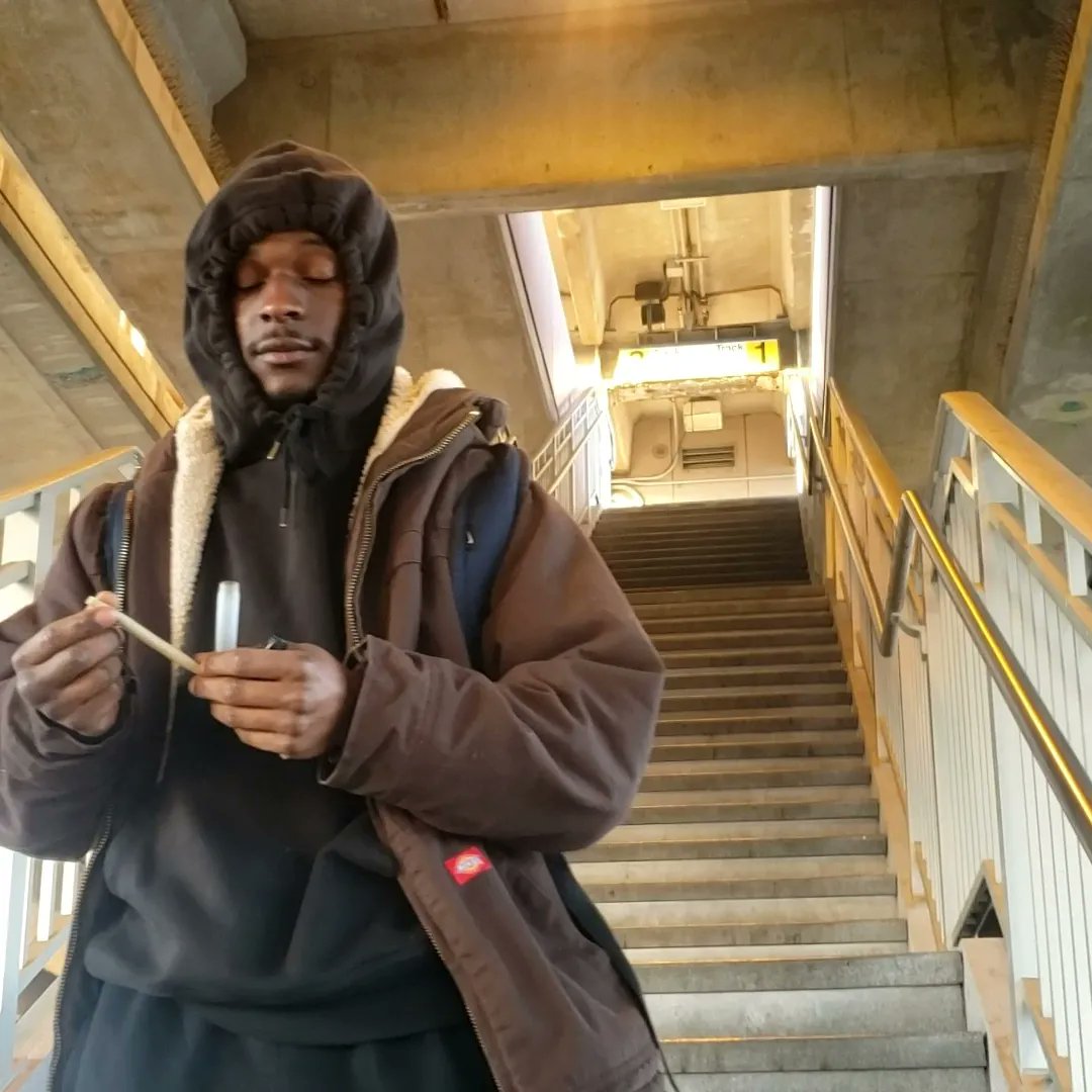 Chris_Creates14's tweet photo. Flick from the vlog. NY STAND UP! Vlog comin' soon.
#LongIsland  #longislandmemes #suffolkcounty #nassaucounty #theborder #LI #NYC #NY #newyorkcity #newyork #strongisland #MTA #LIRR #longislandrailroad #subway #nycsubway #train #trainstation #nyctrainstation https://t.co/TWnx9cLA4p