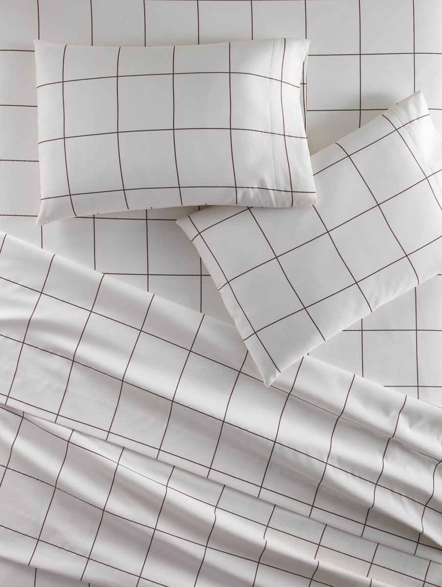 PeacockAlley's tweet photo. No matter the season, our Emily 100% Egyptian cotton is our customers' favorite. Buttery-soft, finished with a simple hand stich detail creates an effortless sophistication to your bed. https://t.co/H1daT508mj