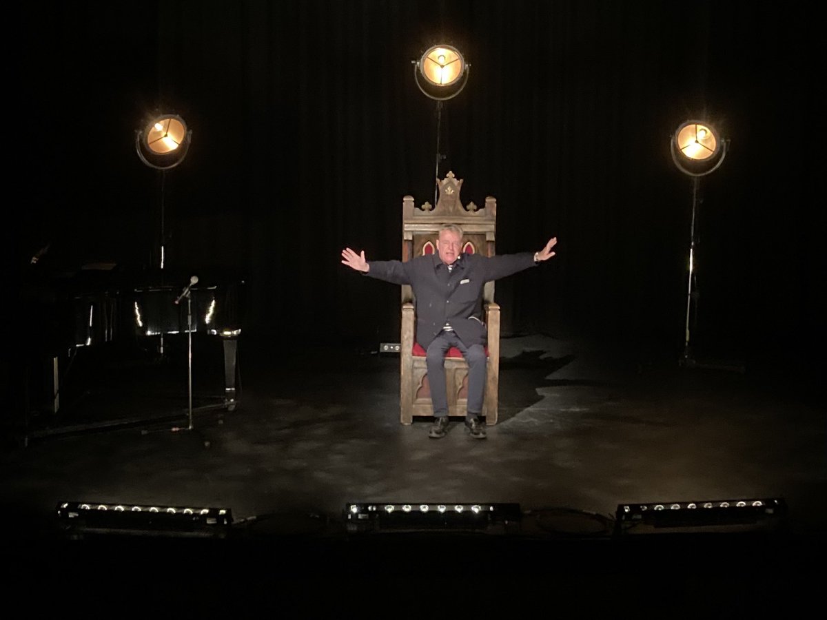 Owen Lewis (@theowenlewis) on Twitter photo B*llocks to Omicron!
The show goes on!
Suggs: What A King Cnut tour opens tonight to a sold out <a href="/CourtyardArts/">The Courtyard</a> crowd! Bring it on!
bit.ly/SuggsCNUT B*llocks to Omicron!
The show goes on!
Suggs: What A King Cnut tour opens tonight to a sold out <a href="/CourtyardArts/">The Courtyard</a> crowd! Bring it on!
bit.ly/SuggsCNUT