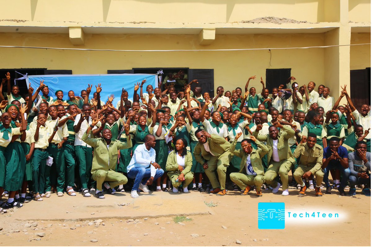 AdedejiOshinojo's tweet photo. We appreciate our volunteers and corp members for their selfless service and support. 

@_Tech4Teen @officialnyscng 
#TechAwareness
#TechOutreach
#TechmeetsTeen
#Tech4Teen
#NYSCCDSPROJECT https://t.co/PtBf2iunJY