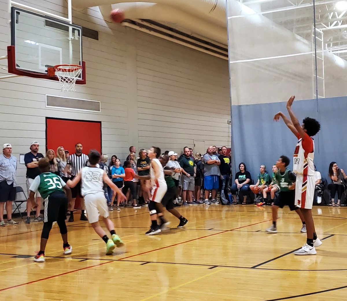 tsi2028's tweet photo. TSI 46 Beaumont Babies 21. Noah Washington 10 Points & 6 Rebounds. Eli Gilpin 8 points & 5 steals to lead the way. #MBT #BattleoftheBridges #TSIFLASHBACKS https://t.co/UCP9GvzhEb