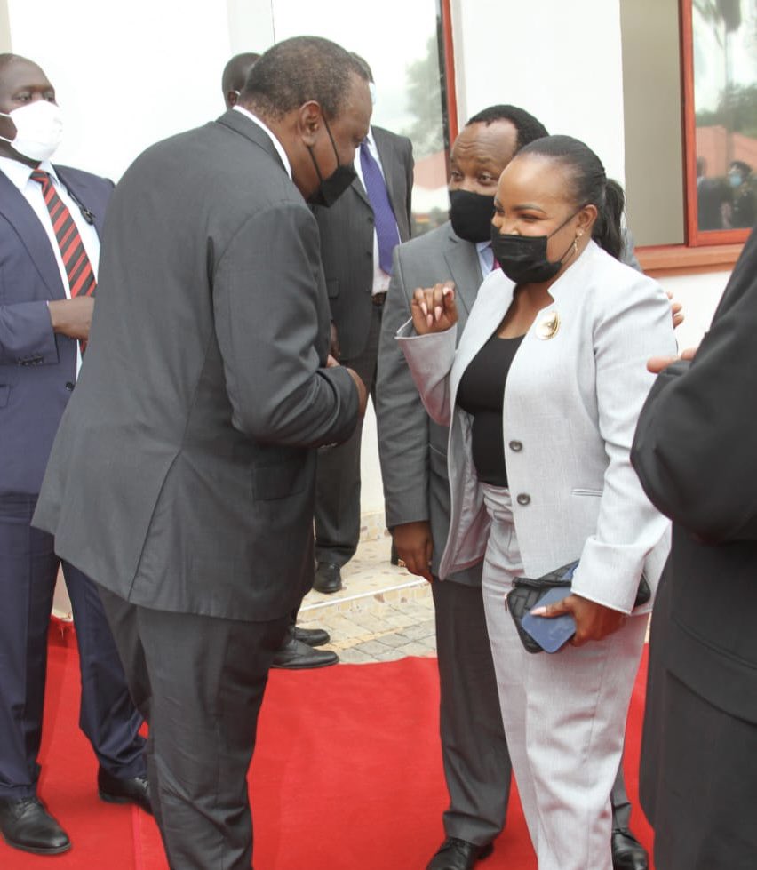 WanguiNgirici's tweet photo. Earlier today I joined His Excellency President Uhuru Kenyatta at the National Police College Main Campus Kiganjo in Nyeri County where he  presided over the passing out parade of 298 direct entry inspectorate cadet officers.

RaisAmefanyaKazi ✅ https://t.co/OnArrySFSp