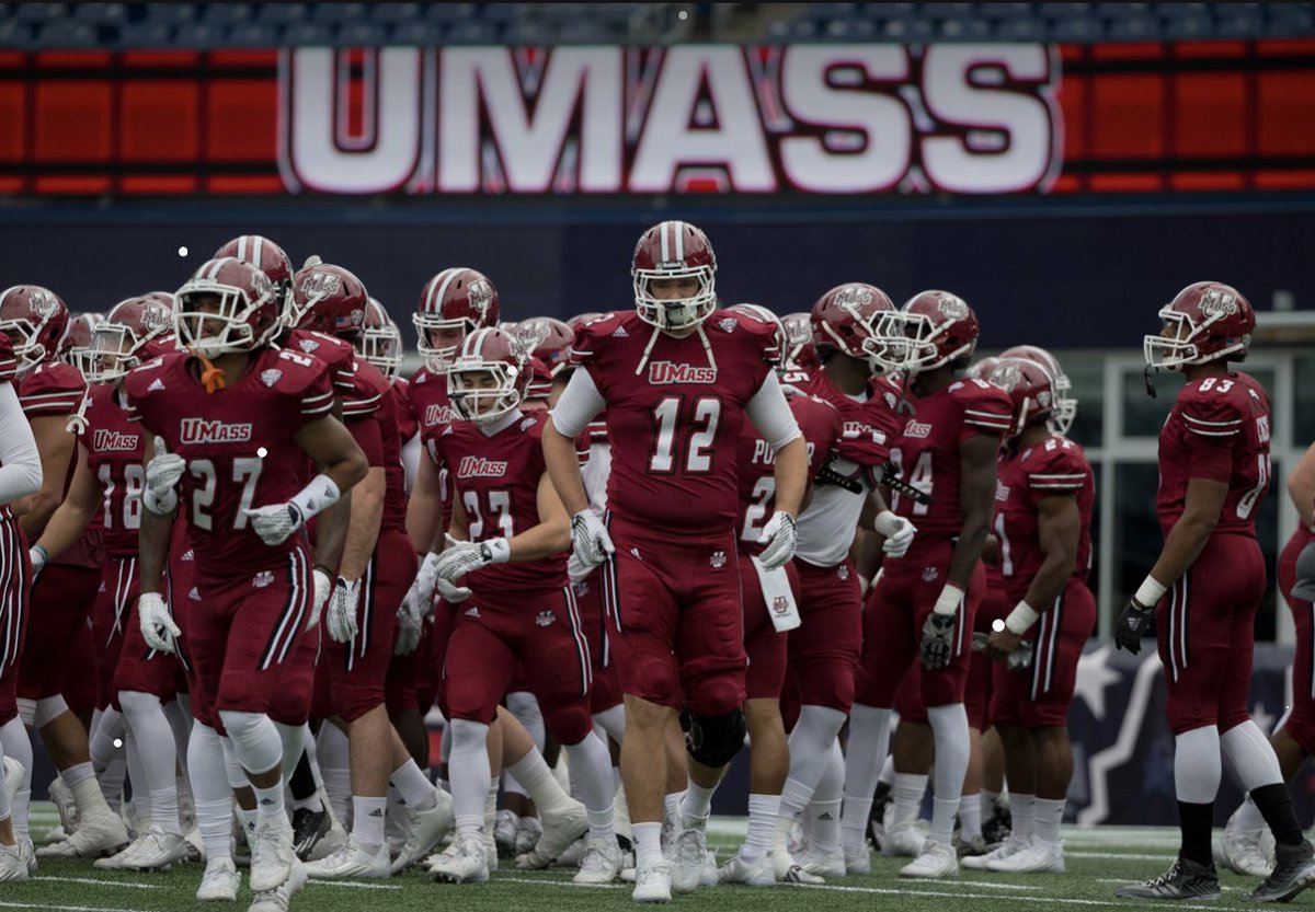TylerBurnham72's tweet photo. Blessed to receive my second division 1 offer to play football at The University of Massachusetts! @CoachLangeRBC @CoachMcCray9 https://t.co/WIgXWzvNZ6