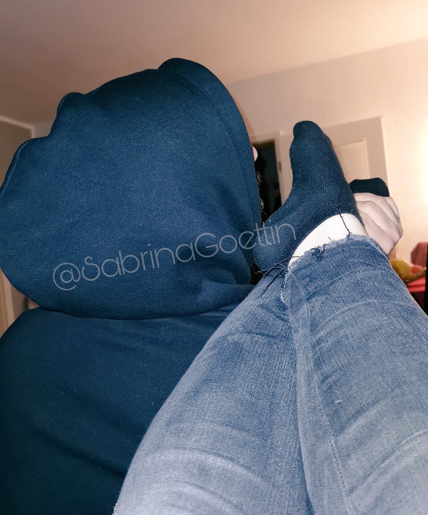 SabrinaGoettin's tweet photo. Während mein Alpha, umsonst in den Genuss meiner göttlichen Füße kommt, musst du Betafotze dafür zahlen.

Für mehr ab in meine DM's

#Fußfetisch #Fußsklave #Göttin #melken https://t.co/UfqOVpHmzy
