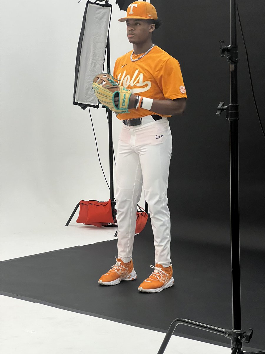 Vol_Baseball's tweet photo. Say Cheese 😁

29 Days til first pitch.

#GBO #OTH #Vols https://t.co/vnScolqp1j