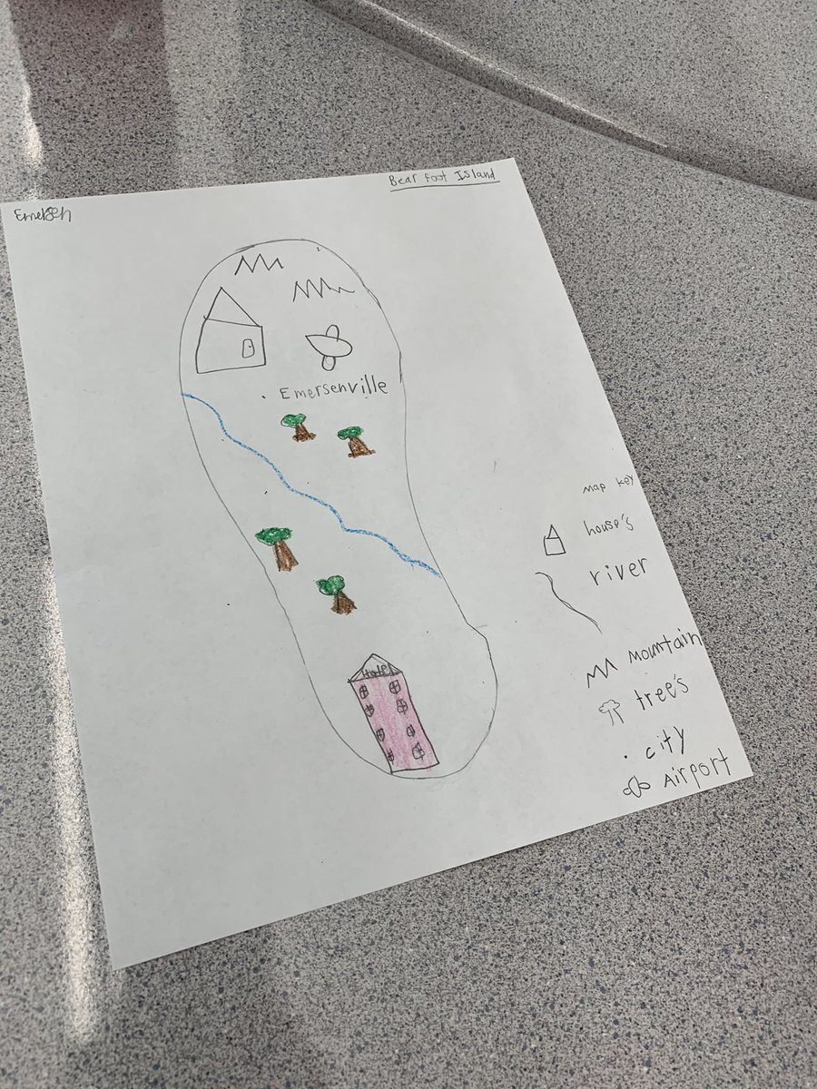 Creating our own Maps by tracing our shoes! Along with making sure they include all the important parts! #likeafox <a href="/FoxKISD/">Fox Elementary</a>
