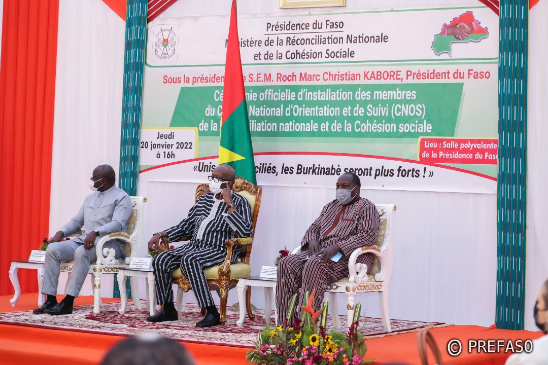 J'ai présidé ce jeudi la  cérémonie officielle d'installation des membres du Conseil national d'Orientation et de Suivi de la réconciliation nationale et de la cohésion sociale #BurkinaFaso #lwili