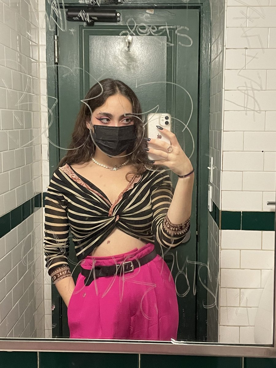 abmorgle's tweet photo. I’ve been a ghost on social media (and in real life) lately but just popping by to show that I am alive &amp; dressing … like once every three weeks lol :-)

fit details in the thread https://t.co/Ork1XZKpCp