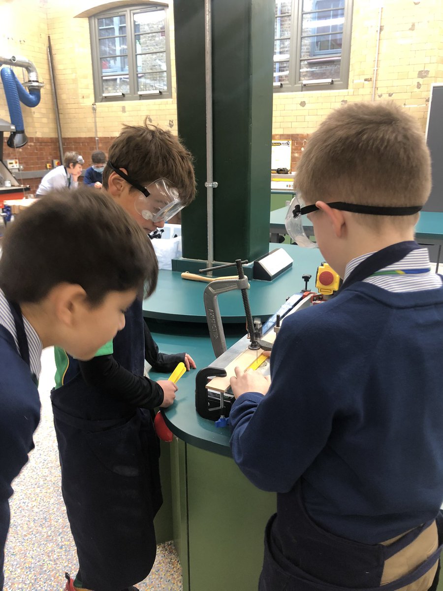MaidaValeDT's tweet image. 7V demonstrating excellent engagement in the workshop while producing side 1 of their crane project. Supportive teamwork and lots of questions encouraged great outcomes. #practicalwork #maidavaleschooldt #structures