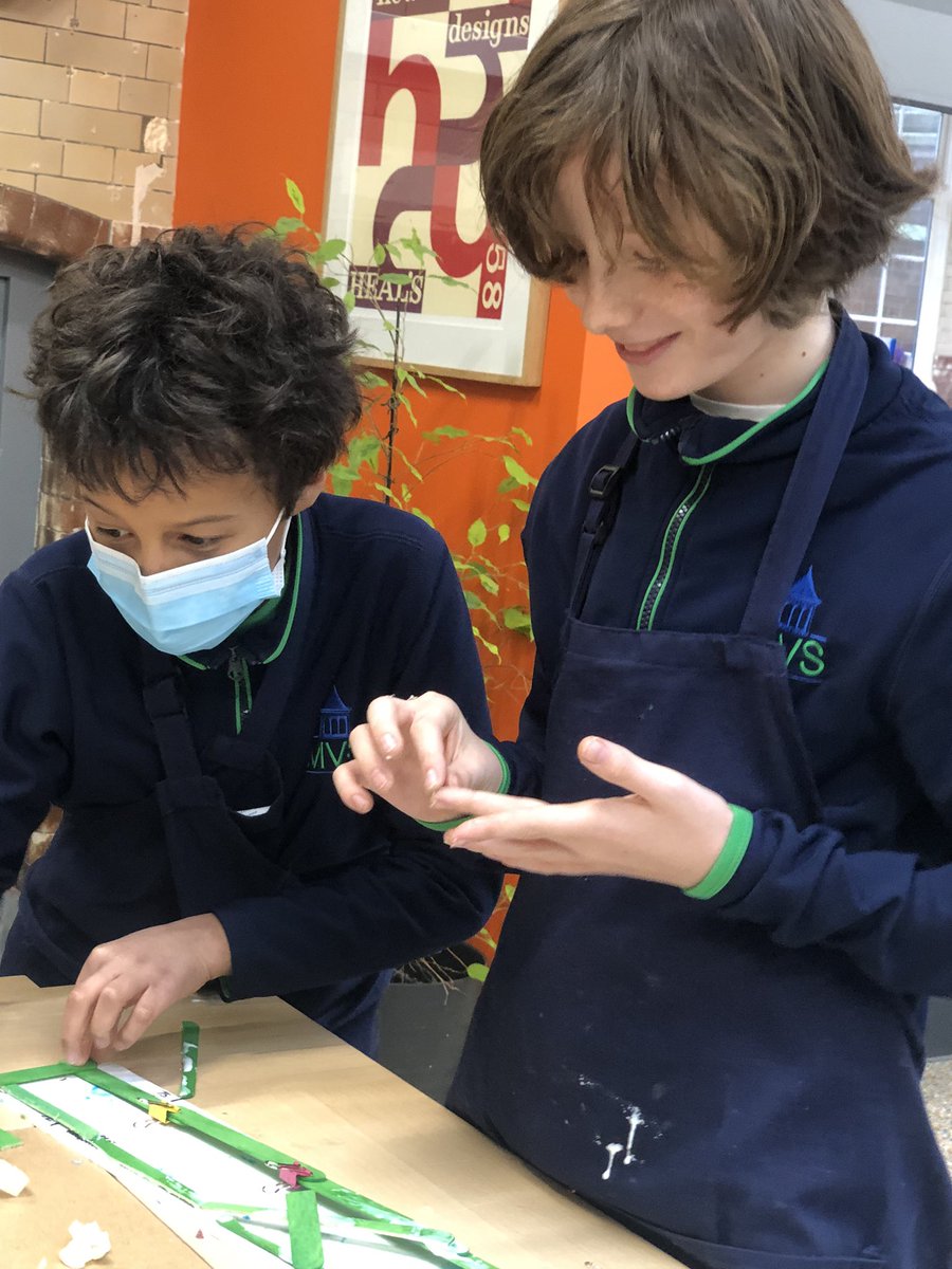 MaidaValeDT's tweet image. 7V demonstrating excellent engagement in the workshop while producing side 1 of their crane project. Supportive teamwork and lots of questions encouraged great outcomes. #practicalwork #maidavaleschooldt #structures