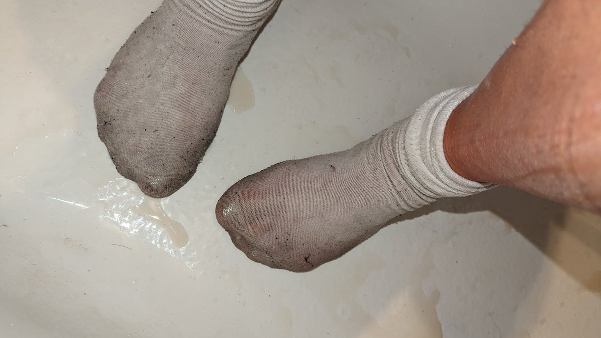 nolafeet's tweet photo. Join my only fans https://t.co/atF6ceCMuw https://t.co/ZOIAzbSmAC