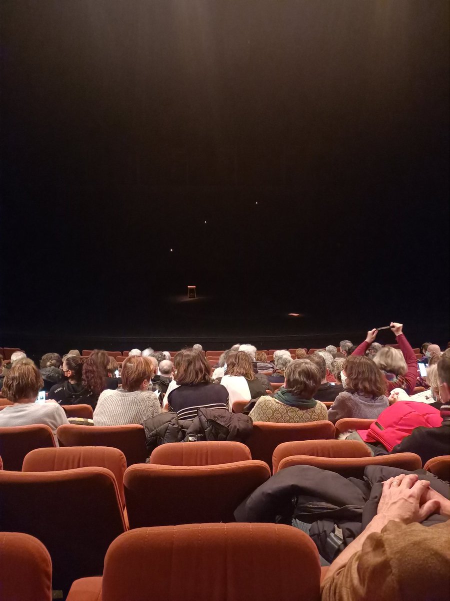 MathieuTouze's tweet photo. Ce soir, #Calek en territoire @TheatreSartrouv 🥰😁 @chatolib_sn https://t.co/qIodhzFzbS