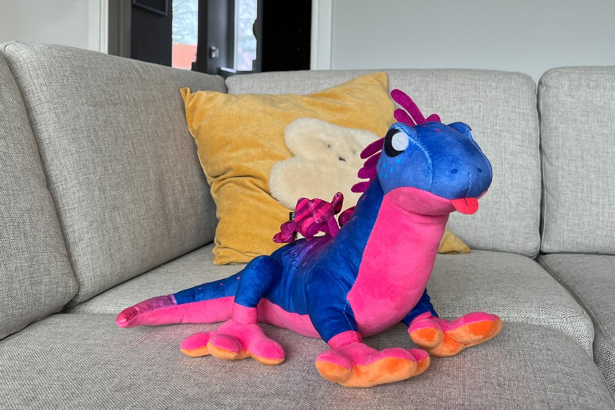 Our fabulous Oink plushies just arrived in our warehouse 😍 Shipping will start soon! 

Order your own Oink plushie for scratches and hugs. Warning: the hygrocybe rubescens on his back are not edible.

US: merch-us.thegamebakers.com/collections/ha…
Worldwide: merch.thegamebakers.com/collections/ha…