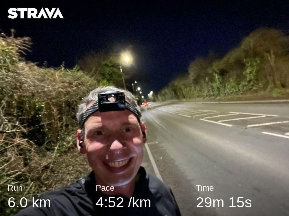 TheCottam's tweet photo. Tarmac Thursday #onmyrun https://t.co/pHJ0tv21hM