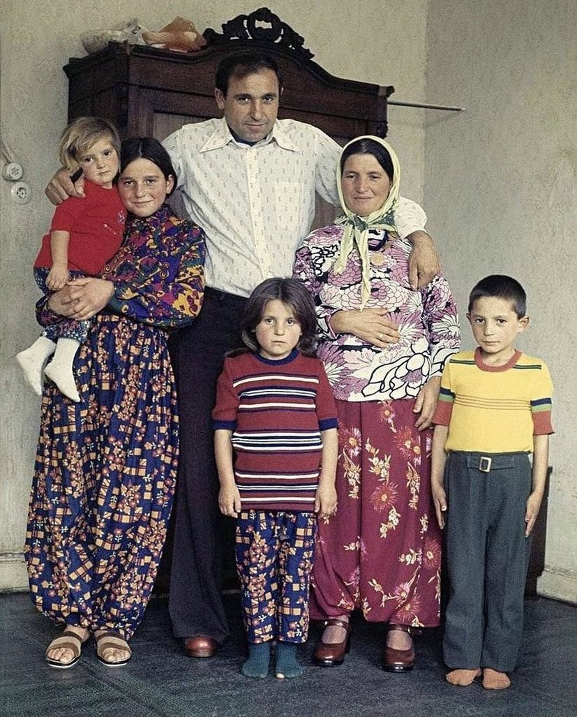 1975, Almanya. Gurbetçi bir aile.