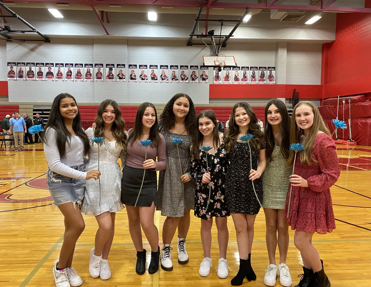 RNR_Athletics's tweet photo. 🎉📸8th grade recognition of our basketball, cheer, and dance team members. Thank you to our coaches and student-athletes for your positive representation of our school. #GoBigBlue https://t.co/jTgB2tZIxA