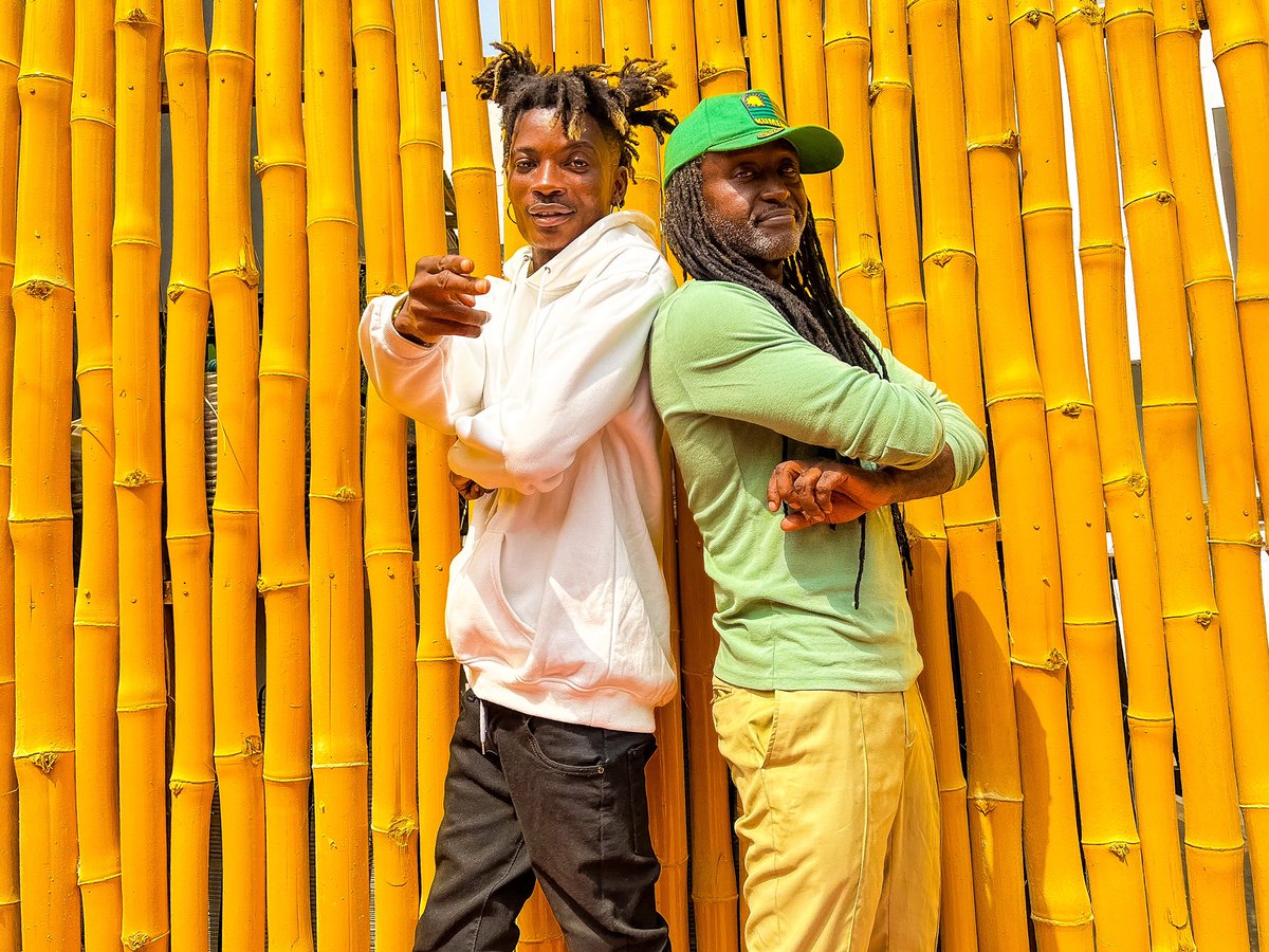 chief__one's tweet photo. What a great privilege to meet the Grand papa of Hiplife @ReggieRockstone . I’m very grateful for the lessons, advice and your blessings. May the Creator bless you and give you strength. I will surely make you proud.🇬🇭❤️😇 #whatisthat #lawadarepubliq https://t.co/yRi5avimm0