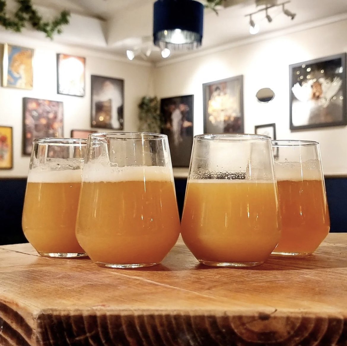 Sidney & Eden Bristol tweet media