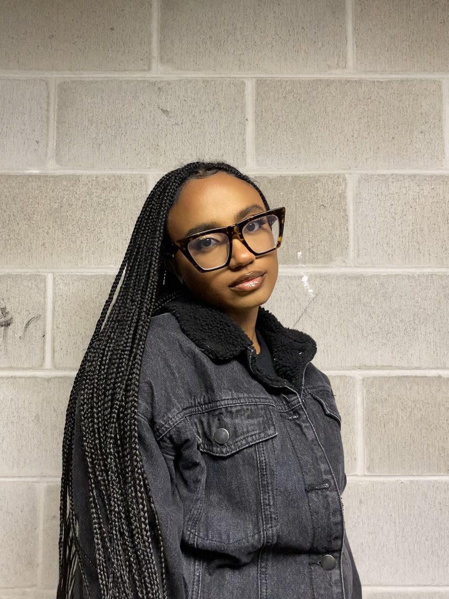 ArielleAriellee's tweet photo. Aquarius season ft. Me https://t.co/hHBMjbVBOc