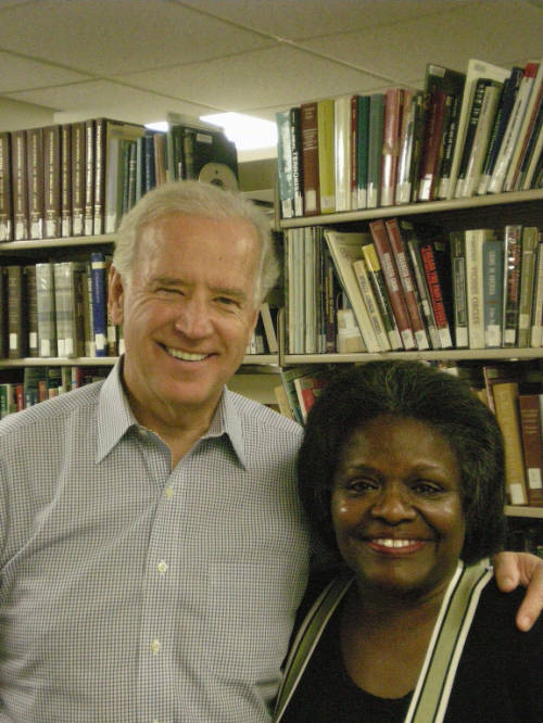 WidenerArchives's tweet photo. It been 1 year since Biden was elected...check out exhibit on his connection to Widener https://t.co/jsKtrSs19s
@JoeBiden 

Photo, Vice-President Elect Biden and Law School Dean Linda Ammons 2008 https://t.co/uuRNNyWgme