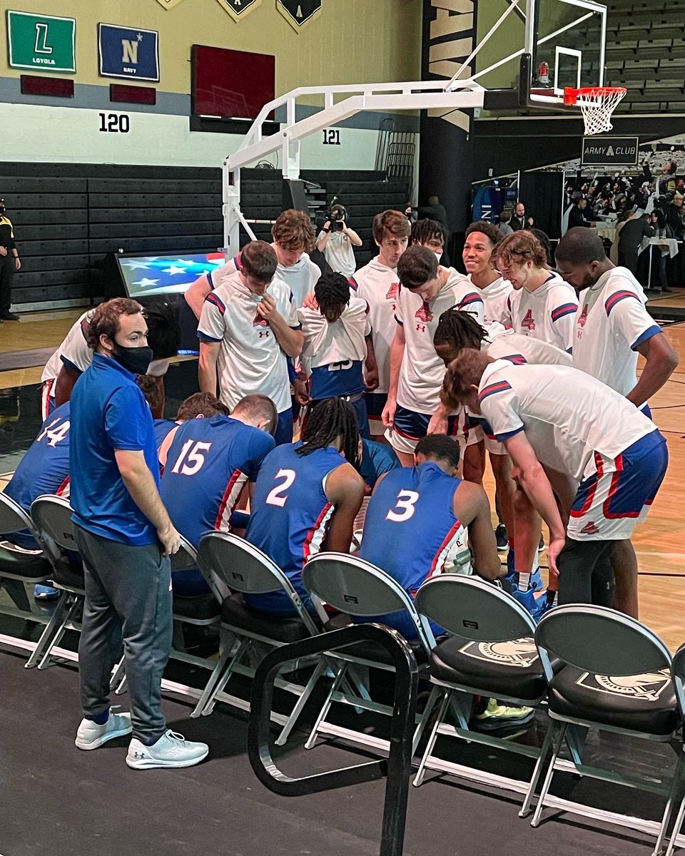 tandbball's tweet photo. Love traveling and watching them play♥️🦅💙#notmissingit @BallLincoln https://t.co/9zO9SDKsji