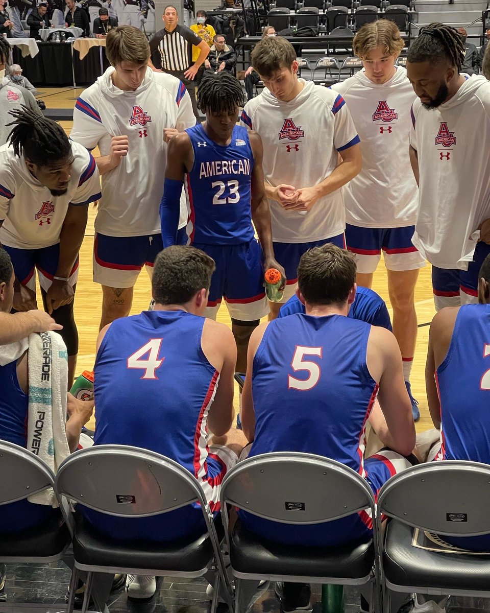 tandbball's tweet photo. Love traveling and watching them play♥️🦅💙#notmissingit @BallLincoln https://t.co/9zO9SDKsji