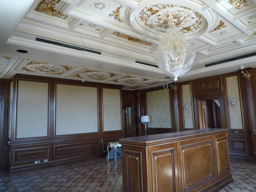 spacelordrock's tweet image. А зачем Путину в спальне дворца гостиничная регистрационная стойка?