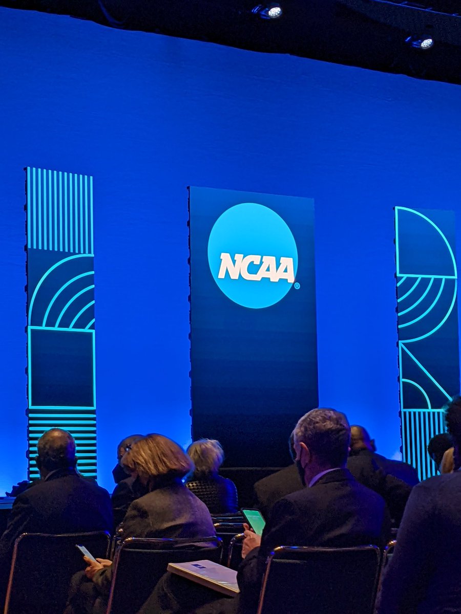 KnoxAD_JN's tweet photo. Major changes underway.  Let's do it #BusinessSession
#NCAA2022 https://t.co/GVfy8dttvo