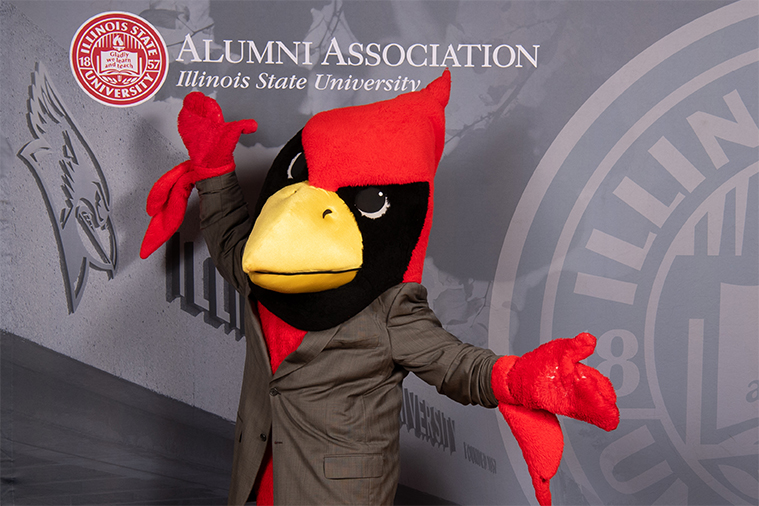 IllinoisStateU's tweet image. #GradTip: No matter where life takes you after graduation, just remember that you're a Redbird for life, #RedbirdAlum. Stay involved and connect with other Redbirds near you by joining one of these alumni networks ⬇️
bit.ly/3FRkhzz