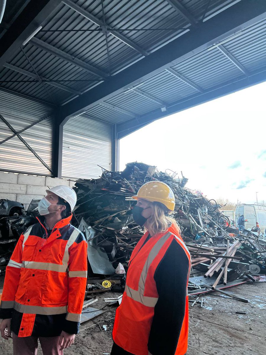 ValeriePetit_AN's tweet photo. A #Mouvaux, visite de l’éco-site de L’entreprise #Baudelet Environnement, fleuron Nordiste du traitement et de la valorisation des déchets

1 grand Merci a toute l’équipe pour son accueil et 1 grand bravo a l’équipe dirigeante qui innove et entreprend pour l’#EconomieCirculaire https://t.co/58KWCDpeSY