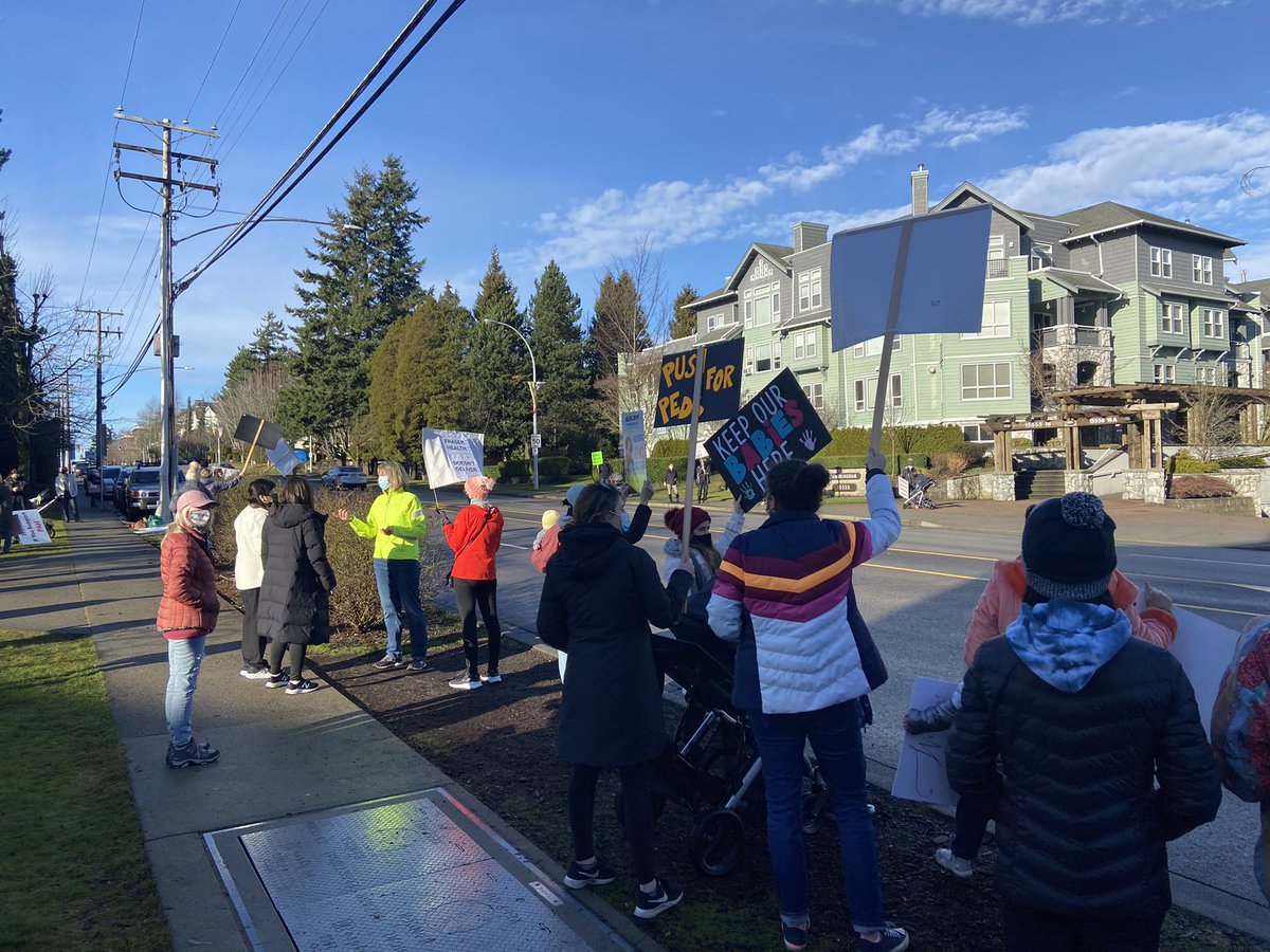 jenny_bray's tweet photo. Great turnout today for @RallyforPAHMat! Great to see @TrevHal &amp; Mayor of #WhiteRock Darryl Walker along w/ lots of media interest. 

@fraserhealth this closure is not sitting well w/ the community. Please take notice and make changes. Our community deserves better. #southsurrey https://t.co/mK9vzQkNmz