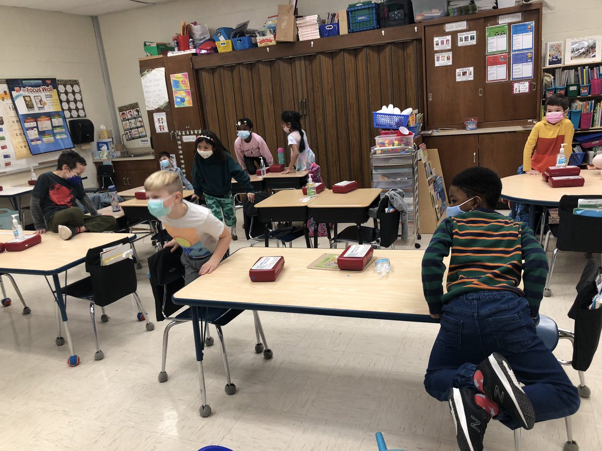 I wish you could hear them laughing! 😂 They did a “The floor is lava” dance/freeze brain break and it was pretty awesome! #ltps #lesltps