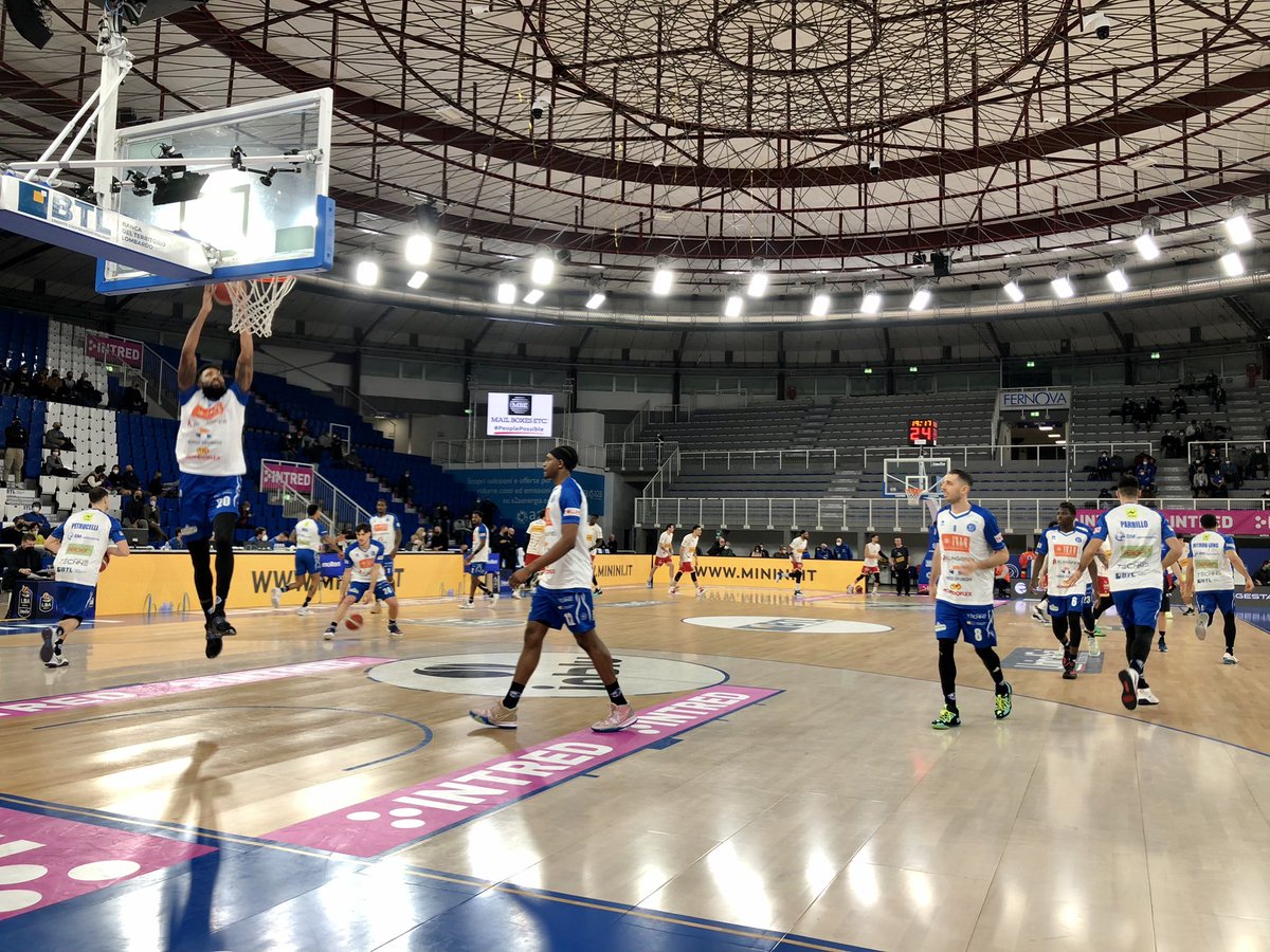 spel81's tweet photo. Brescia vs Pesaro @ Palaleonessa, sfida intrigante tra l’allievo Magro e il suo mentore Banchi, due delle squadre più in forma del momento, occhi puntati sui giovani Moretti e Camara #LBASerieA #BREPES https://t.co/zs2muFinr0