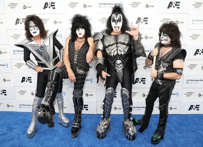 Happy Birthday to Paul Stanley. Which member has the coolest makeup/costume? ~ Kat Maudru (Getty Images) 