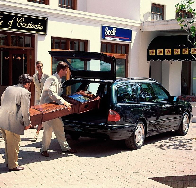 AutosyMas's tweet photo. A propósito de los Avant o Station Wagon, a esto nos referimos con lo práctico que les caracteriza, has tenido uno ? #MercedesBenz https://t.co/RmBg6RKPiz