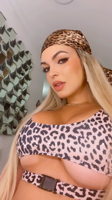 Lindo jueves estoy en l&iacute;nea ven te espero https://t.co/CdrMNjXHPJ<a href="/tag/onlyfans"class="tags"><span>#onlyfans</span></a>