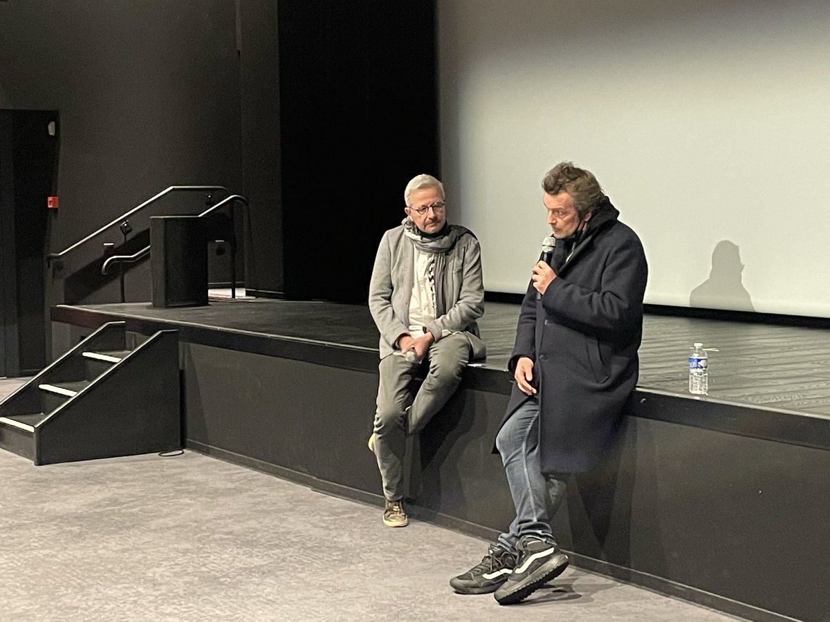 Cannes_Cinema's tweet photo. 🎥 “De la fiction à la réalité.” Diastème retransmet dans son film des faits de société et notamment la place des Femmes dans la politique. 🗣🎞
#cannescinema #LesJeudisDeCannesCinema #pyramidedistribution #cannes https://t.co/ANieUvEBOz
