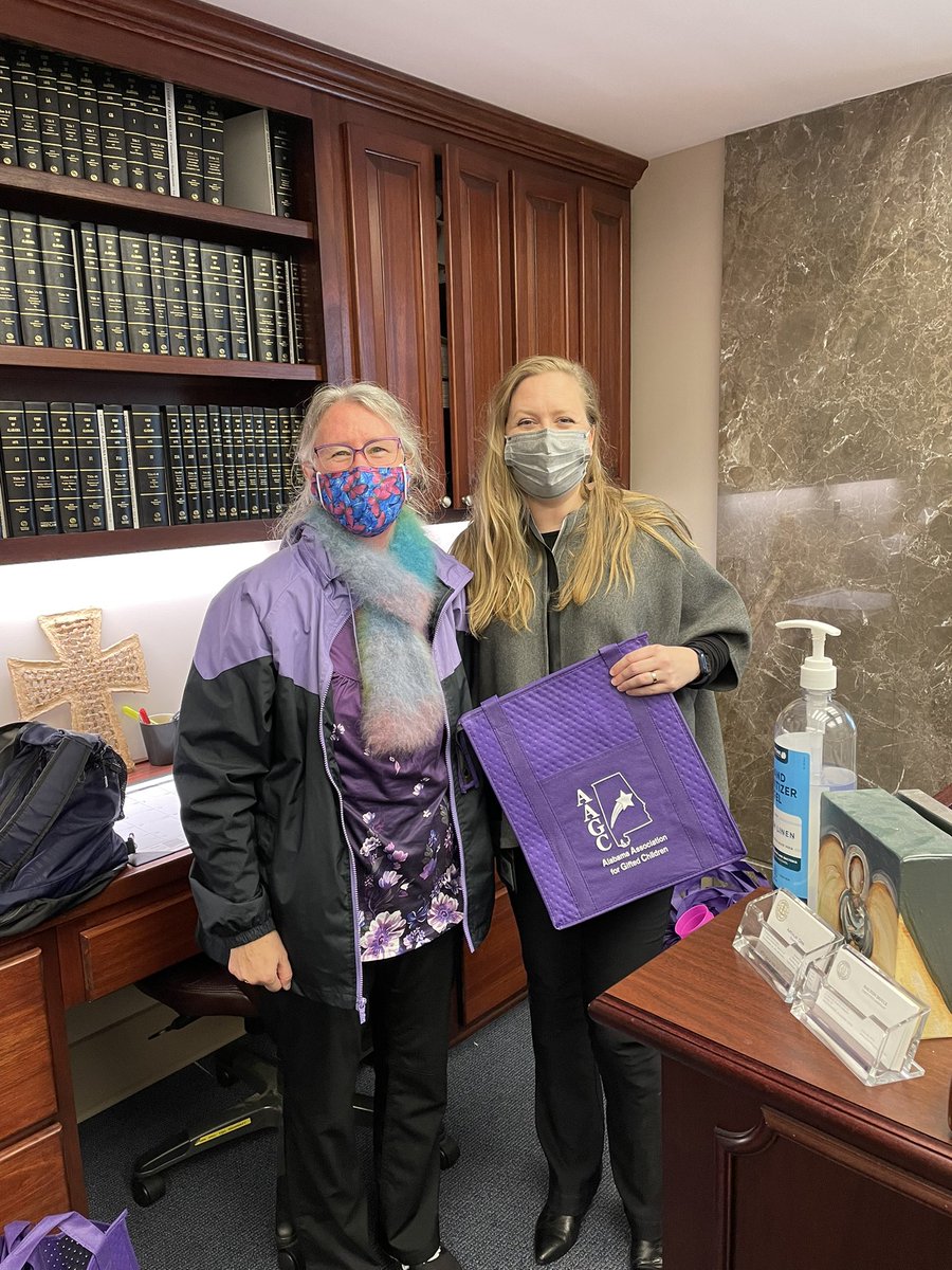 shirfarr's tweet photo. Advocating 4 #gifted @ the Al state house 2 give @alabamagifted bags & swag to members & clerks of House & Senateed budget committees. Added 1-pager why increase gifted funding & how GT aligns to Innovate AL!! @TroyTeacherEd @AlabamaAchieves @DavidHCutler #algem22 @NAGCGIFTED https://t.co/uYAQggTIRP