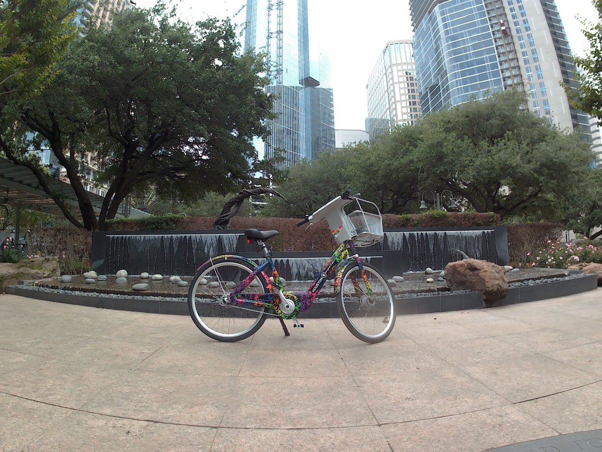 HoustonBCycle's tweet photo. Help! I'm lost! If you see me please call 713-865-3662. Help Houston BCycle #keephoustonrolling! https://t.co/8xPAiNEnQ1