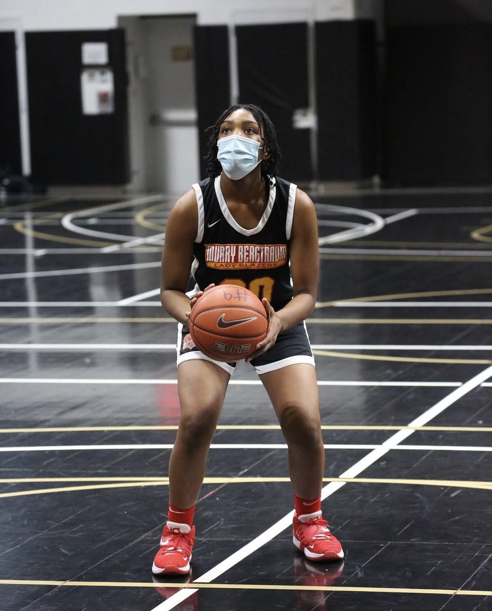 Thanks <a href="/RoseClassic/">Rose Classic Hoops</a> for having us. It was a weekend of growth 🔴🟡.

<a href="/CoachJNoel/">J. Noel</a> <a href="/NYGHoops/">NYGHoops</a> <a href="/BBallWallSt/">BBallWallStreet 🏀</a> 

#nike #nikeelitehs #murrybergtraum #psal #nyc #family