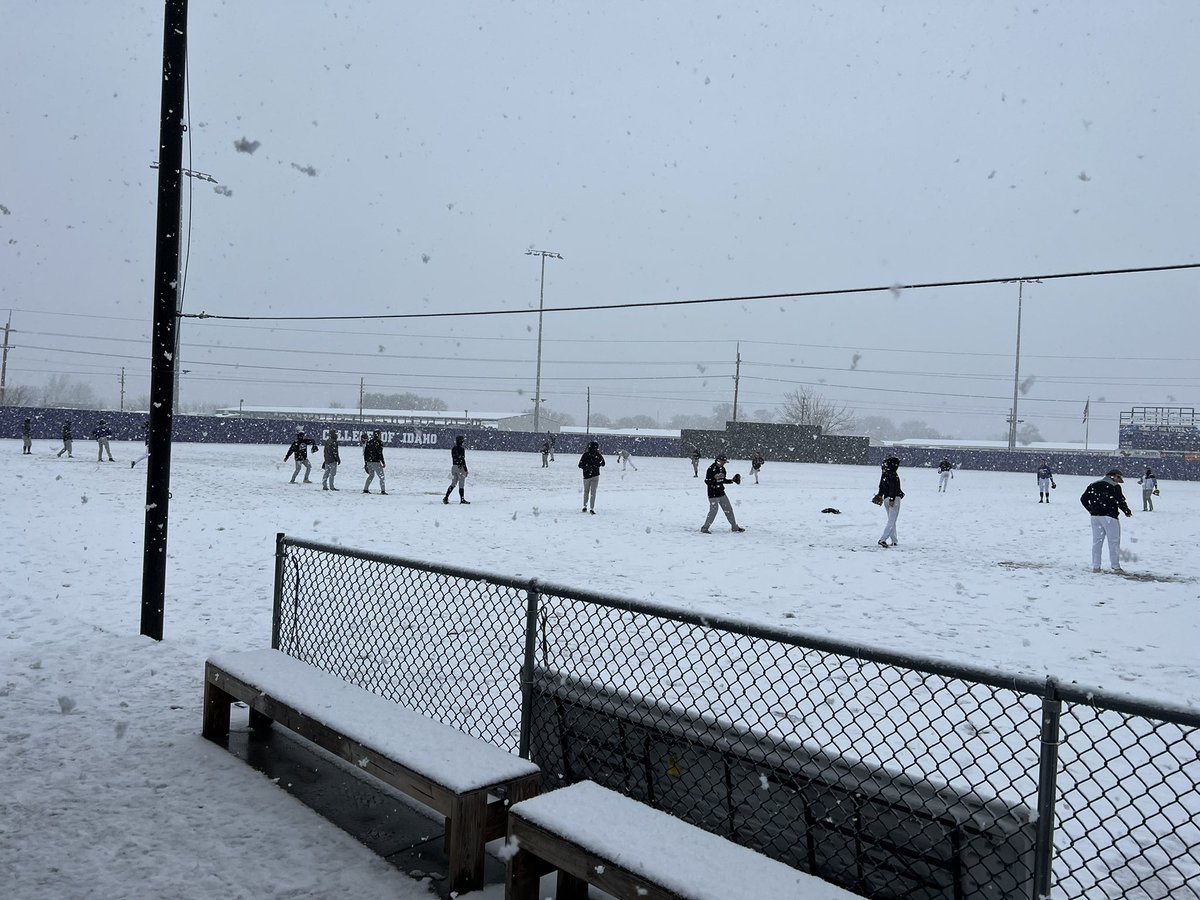Great day for some baseball at Wolfe Field ⛄️⚾️ #NAIAProbs <a href="/NAIABaseballPro/">NAIA Baseball Probz</a>