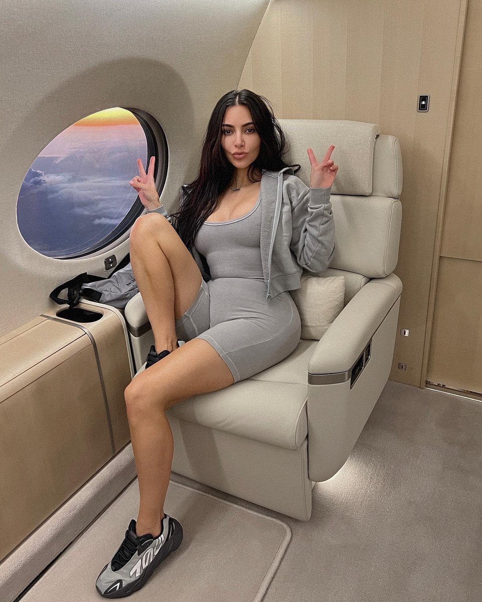 KimKardashian's tweet photo. Just dropped NEW @skims Outdoor! Shop now at https://t.co/Qsy51S3rtD https://t.co/Hxa9Nyg2gH