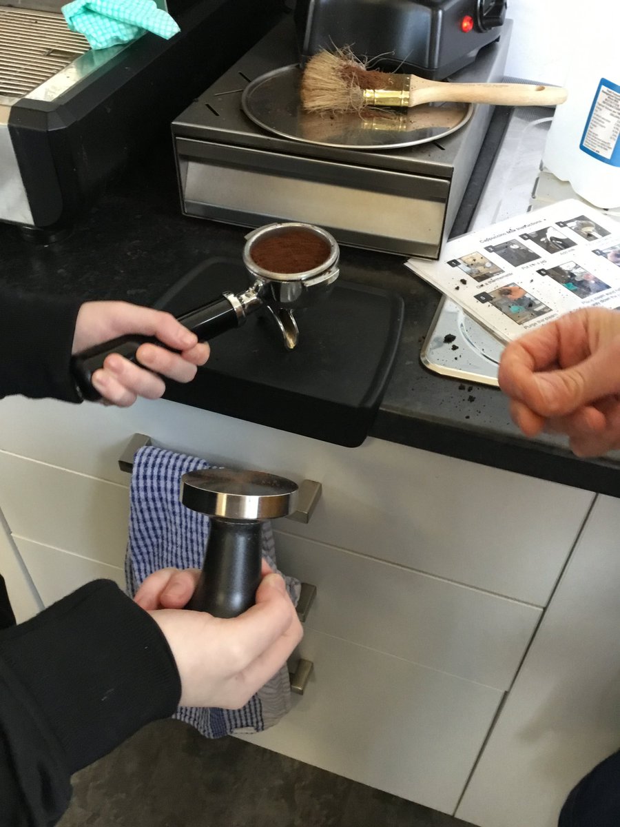 GvsGlasgow's tweet photo. Another great day @ClayCafePossil with the Positive Choices group. Young people are now enrolled with Glasgow Kelvin College as they work towards the Community Achievement Award. Learning how to be a Barista ☕️ &amp; baking delicious cookies 🍪 Well done everyone 🎉 @employability_s https://t.co/GsNJTfF2q0