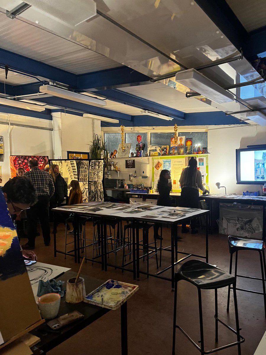HPSartdt's tweet photo. Come and see our beautiful art work 😍. @HPSartdt @HPS6th #year11 #sixthformopenevening https://t.co/icCzhqbFkW