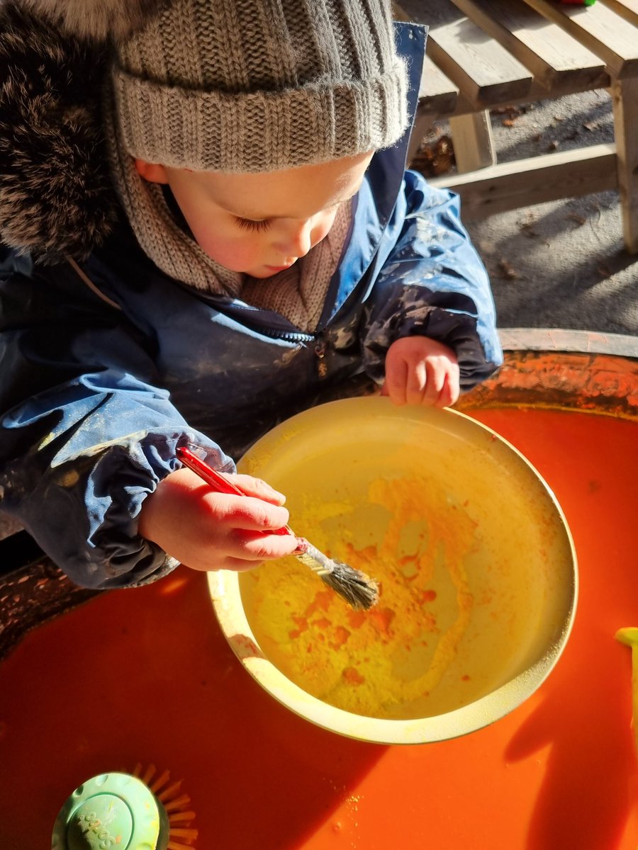 anfieldroadeyfs's tweet photo. Outdoors is our favourite place to be! #BabyBugs #Thegreatoutdoors https://t.co/AVKBdjJ6up